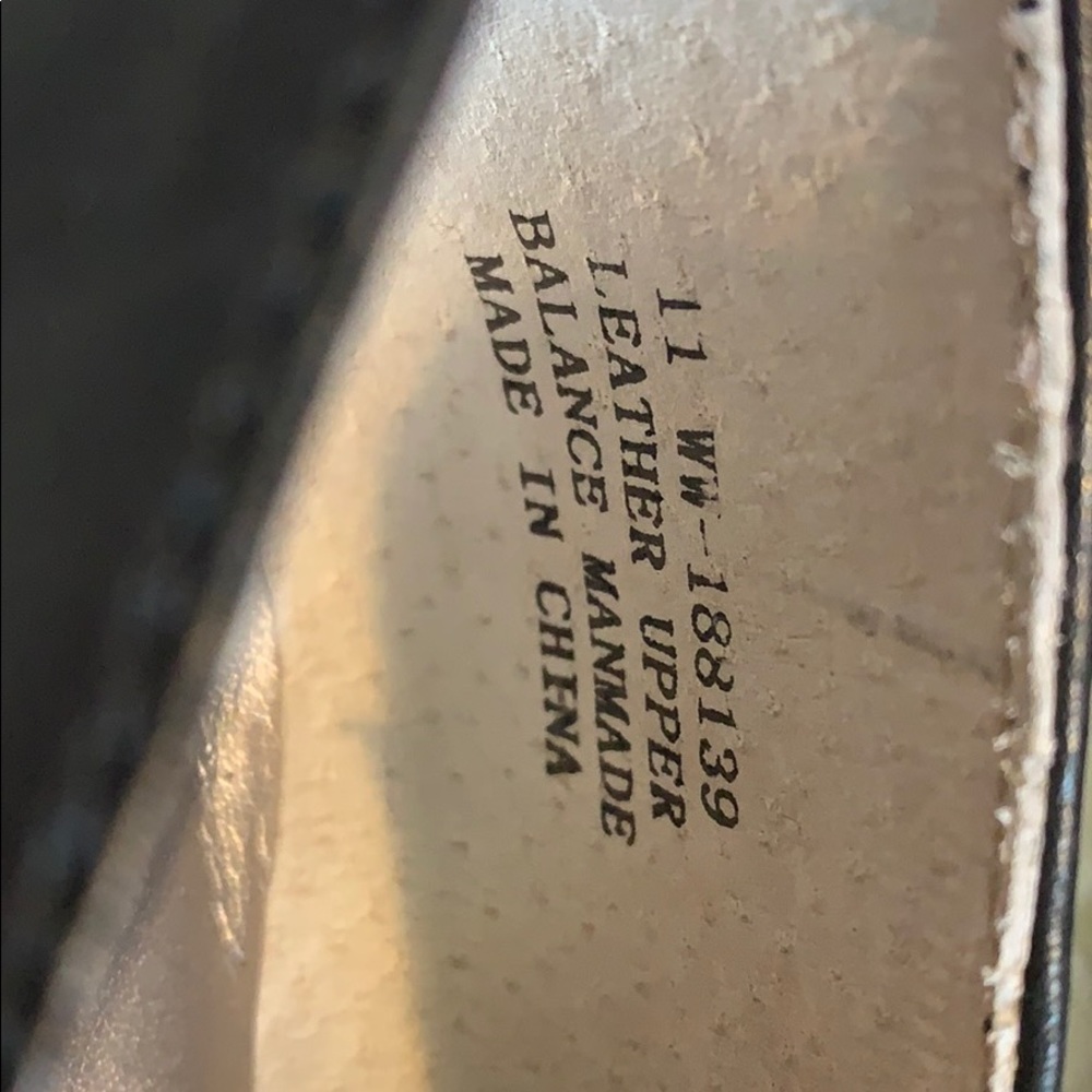 Nwot Array Leather Flats Wide Width - image 3